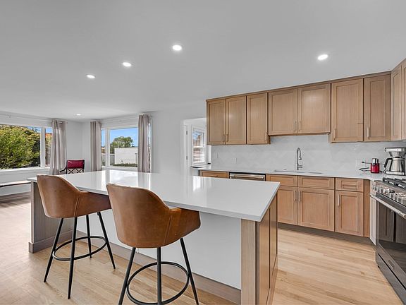 4th image of 79 Chilmark St