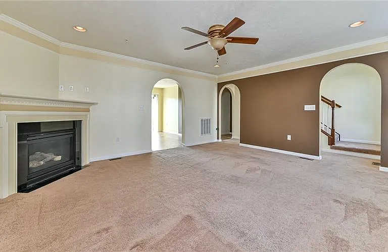 209 Ascot Ct — Photo 5