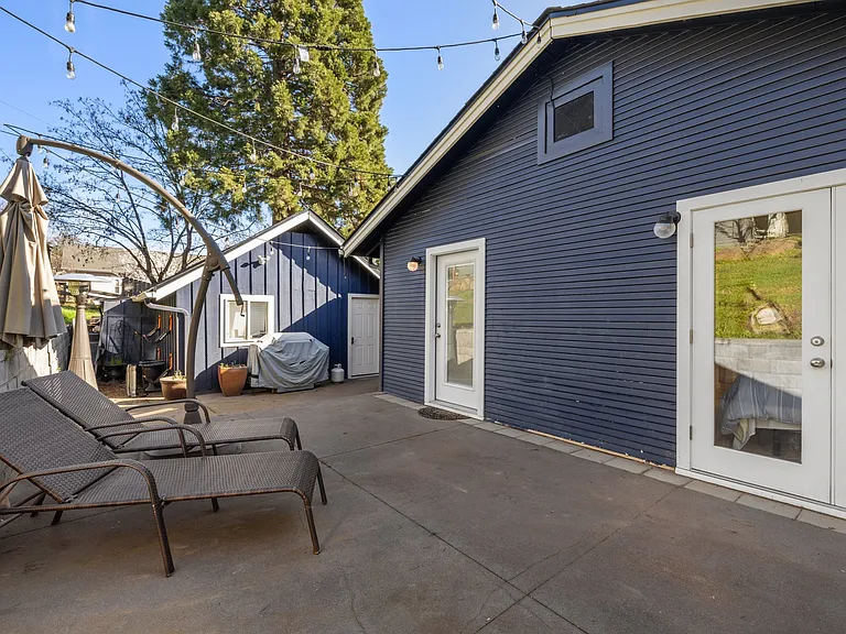 740 Sterling St — Photo 29