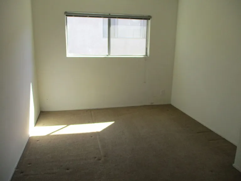 3833 Tilden Ave — Photo 7