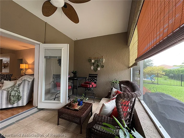2843 Meadowood Ln — Photo 31