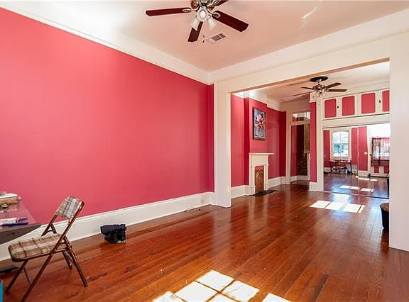 2nd image of 2617-19 Burgundy St