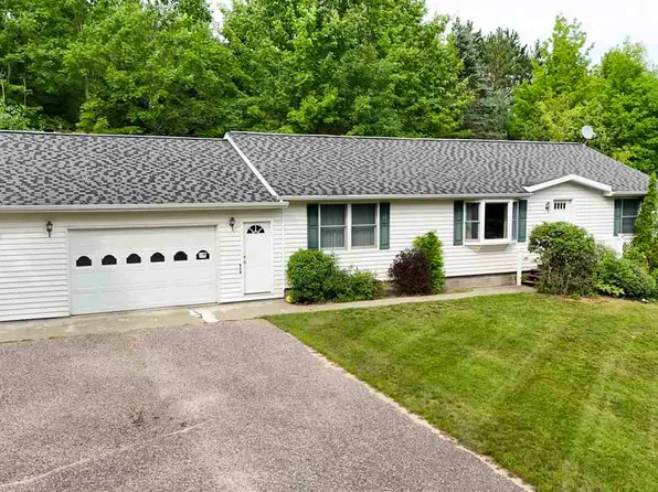 3840 Quick Rd, Harbor Springs, MI 49740