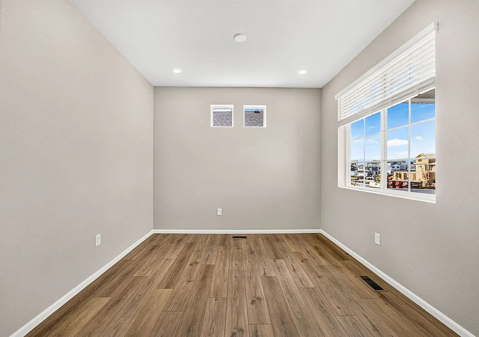 5 Bed 4 bath house in Banning Lewis! — Photo 3