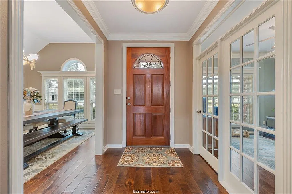 4 bed, 2579 sqft, $4,250 — Photo 2