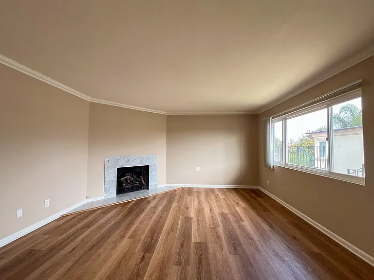 221 Sheldon St — Photo 13