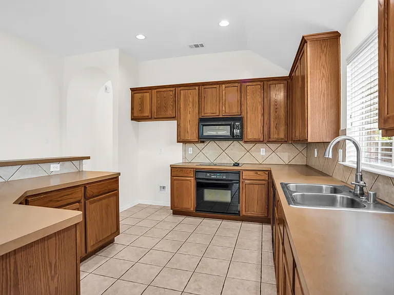 11342 Mansfield Dr — Photo 7