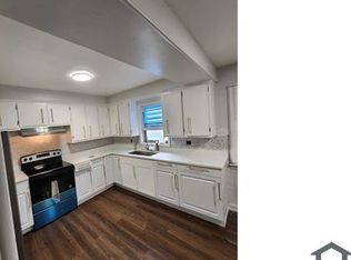 1040 Woodview Rd, Cleveland, OH 44112