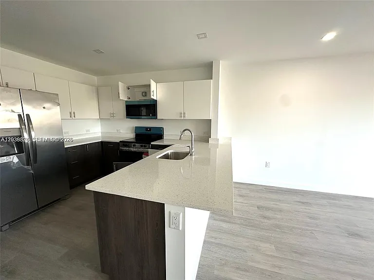 20 NE 19th Ave #213 — Photo 3