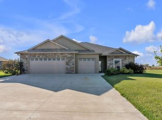 1008 Osprey Ct, Kendallville, IN 46755