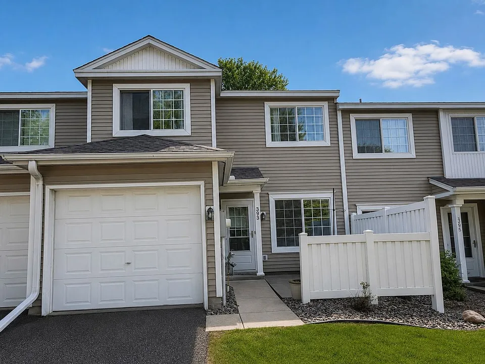 393 Leeward Trl