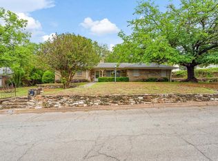 1213 S Mill St, Weatherford, TX 76086