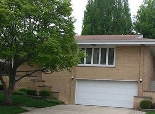 1214 Woodside Rd, La Grange Park, IL 60526