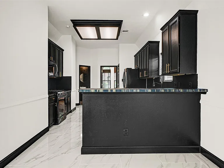 11915 Helene Ct — Photo 7