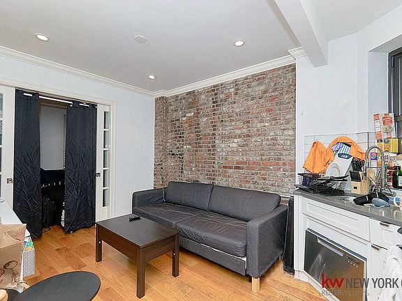 4th image of 101 Macdougal St APT 3c
