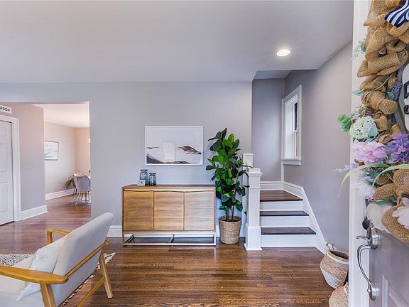 4th image of 5926 Marwinette Ave
