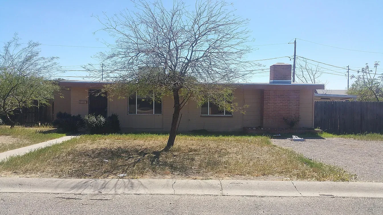 3 bed, 1207 sqft, $1,500 — Photo 1