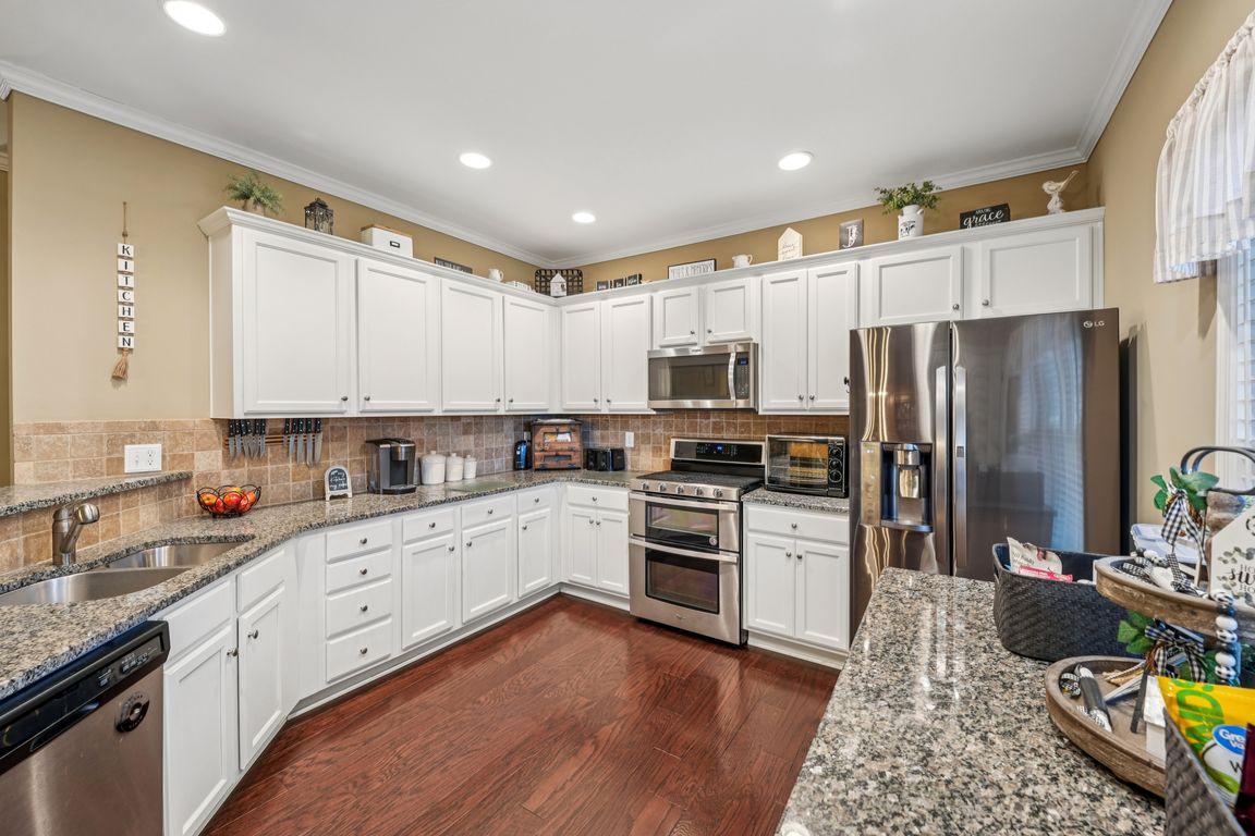 next background image