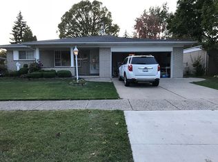 841 N John Daly Rd, Dearborn Heights, MI 48127