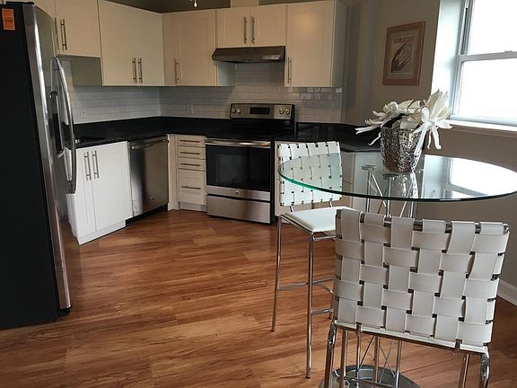 4th image of 9 Park Ave APT 102