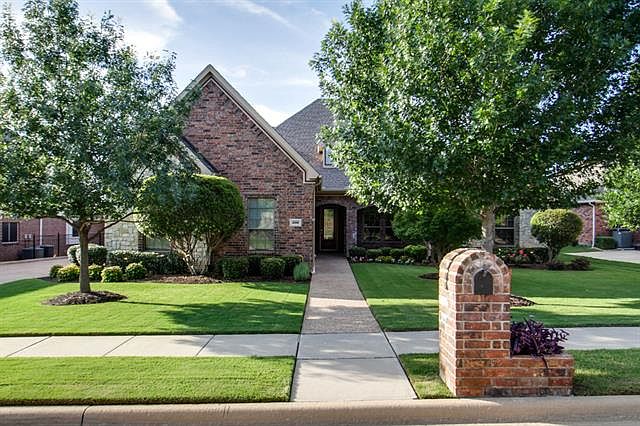 1st image of 4508 Village Crest Dr
