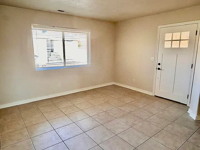 3 bed, 1225 sqft, $1,750 — Photo 4