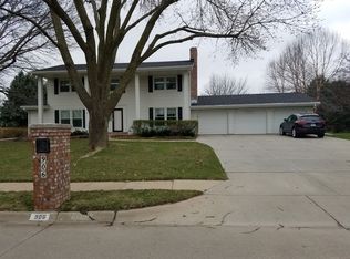 906 Eldorado Dr, Omaha, NE 68154