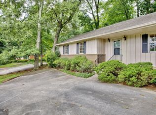 240 Abington Dr, Sandy Springs, GA 30328