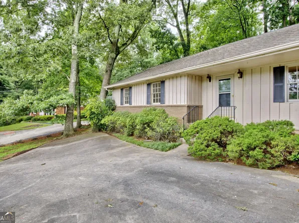 240 Abington Dr, Sandy Springs, GA 30328