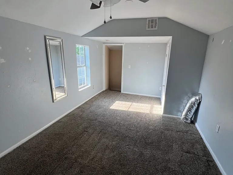 713 SW 49th St — Photo 29