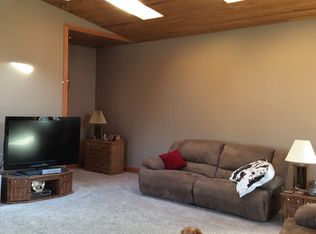 415 Bend Hill Rd, Fredonia, PA 16124