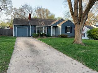 4618 W 61st St, Fairway, KS 66205