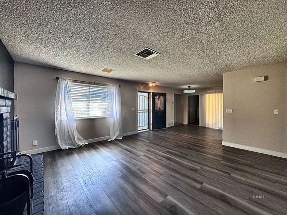 5th image of 625 Lakeview Ct