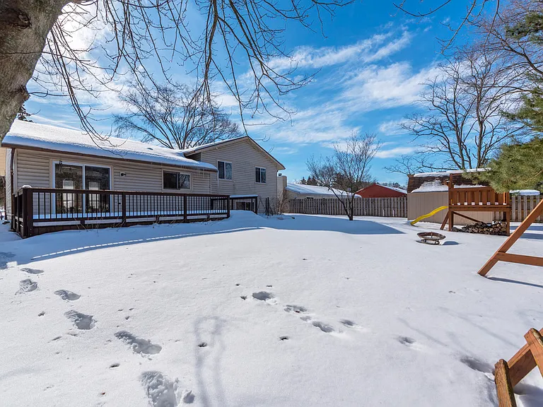 13286 Boston Rd — Photo 31
