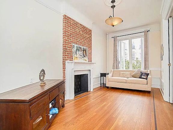 4th image of 578 W 183rd St