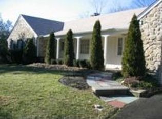 2004 Valley Rd, Jenkintown, PA 19046