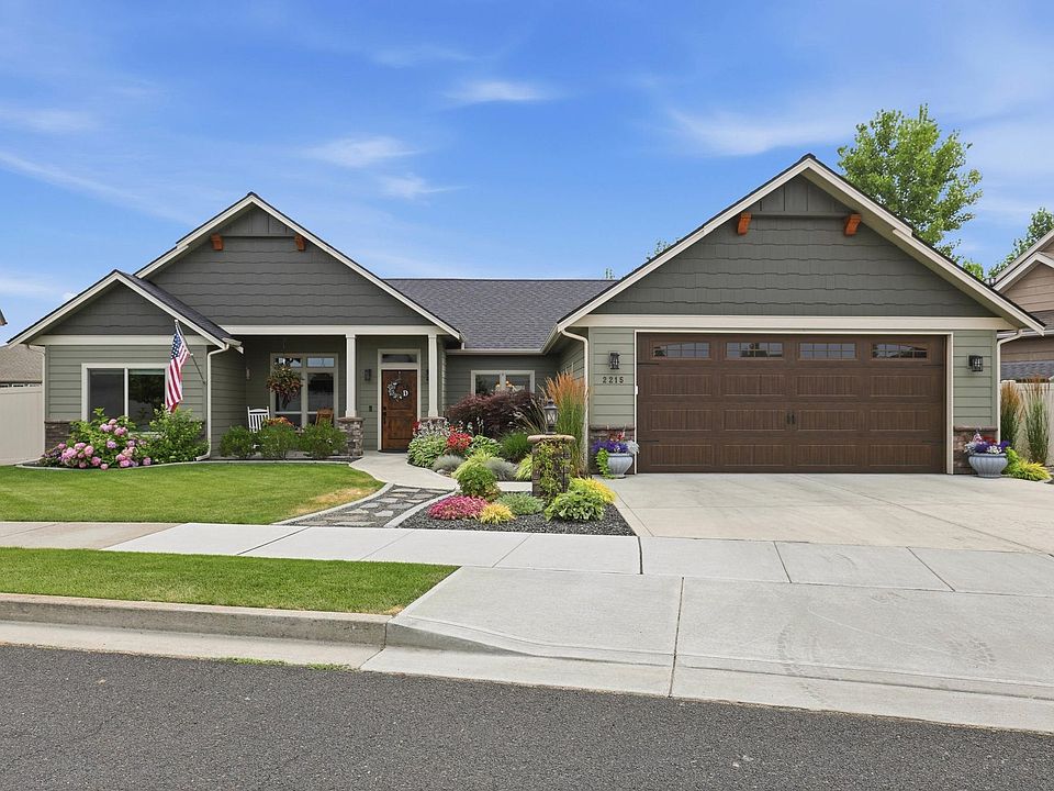1st image of 2215 W Caden Ave