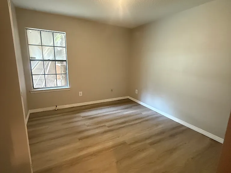 927 Sweetgum Dr — Photo 5
