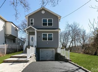 524 Hartford St, Perth Amboy, NJ 08861