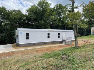 2756 Palmyra Rd, Palmyra, TN 37142