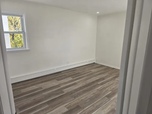 157 Neptune Avenue image 15 of 21