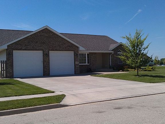 Frontal View (Garage)