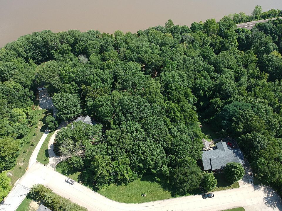 1st image of Chase Woods Ct