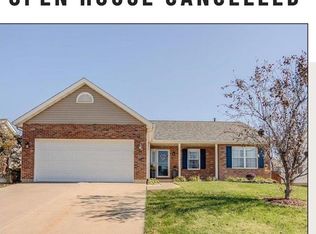2850 Lake Side Dr, Columbia, IL 62236
