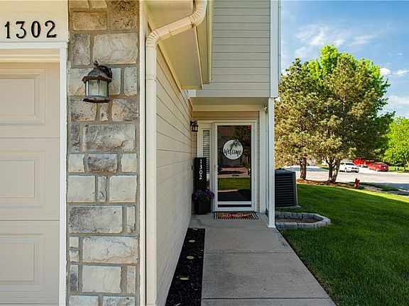 3rd image of 1302 NW Hidden Ridge Cir
