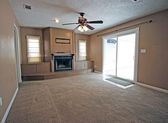 5th image of 180 Carmen Dr