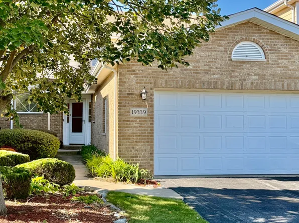 19339 Lisadell Dr, Tinley Park, IL 60487