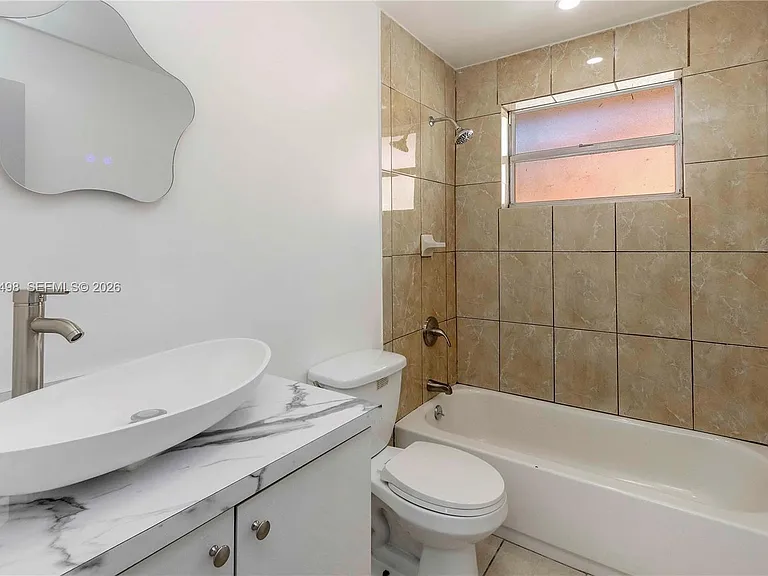 642 E 2nd Ave #A — Photo 8