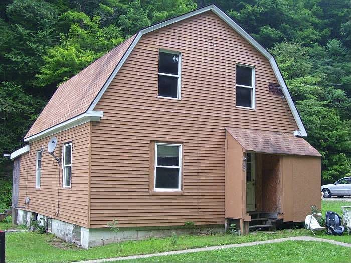 2nd image of 205 Logansport Rd