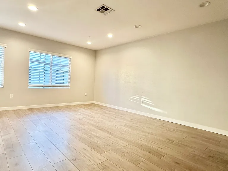 5250 Chesebro Rd — Photo 9
